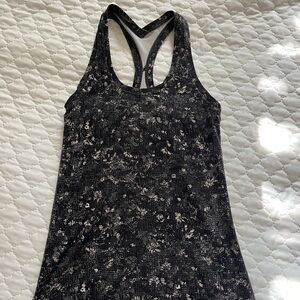 Lululemon Tanktop (Nulu Fabric)